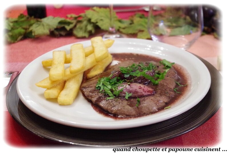 bifteaks à l'échalotes sauce au vin-5785