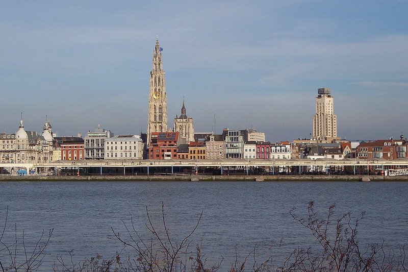 1280px_Antwerp_riverfront__april_2012