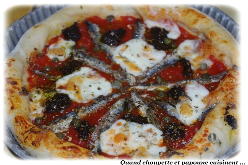 pizzas aux anchois, câpres et olives-8270