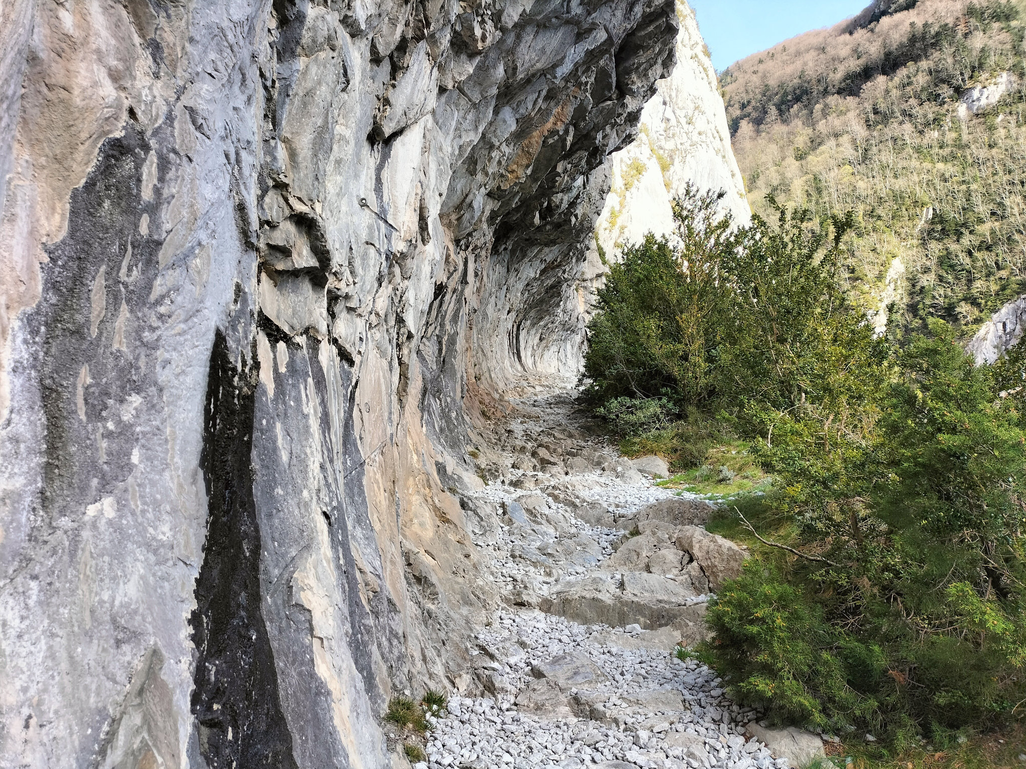 Urdos, chemin de la Mâture, entrée Ouest (64)