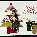 Un sapin en origami ... des cadeaux ... une <b>carte</b> de voeux traditionnelle et originale !