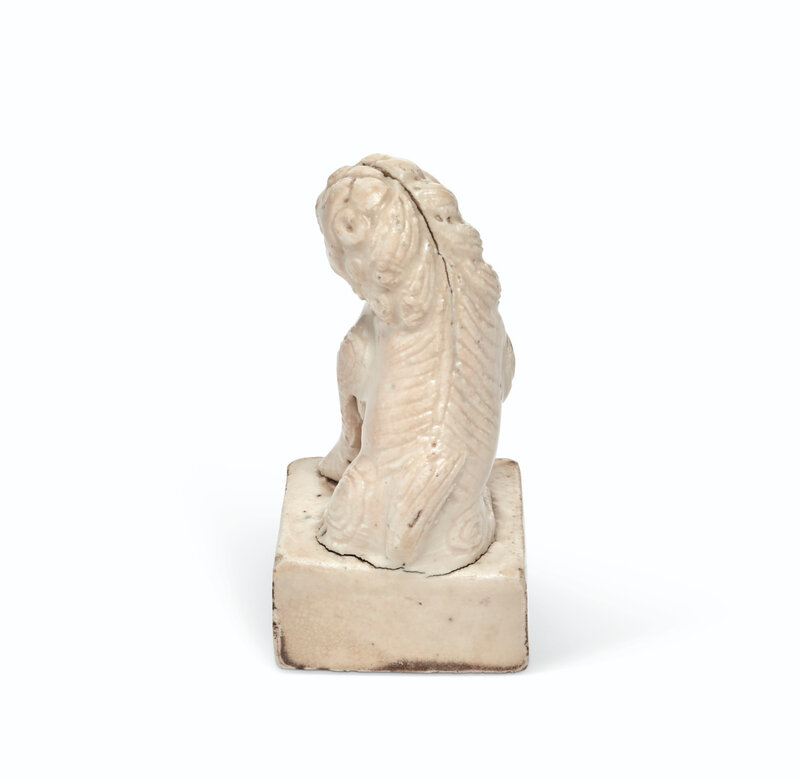 2019_NYR_16950_1003_002(a_white-glazed_lion_seal_song-ming_dynasty)