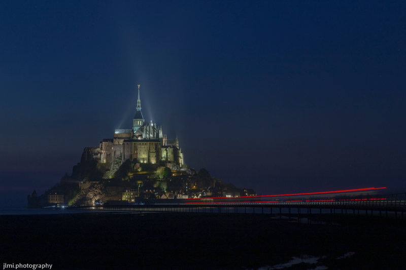 LOTON Michèle- Mont Saint Michel la nuit