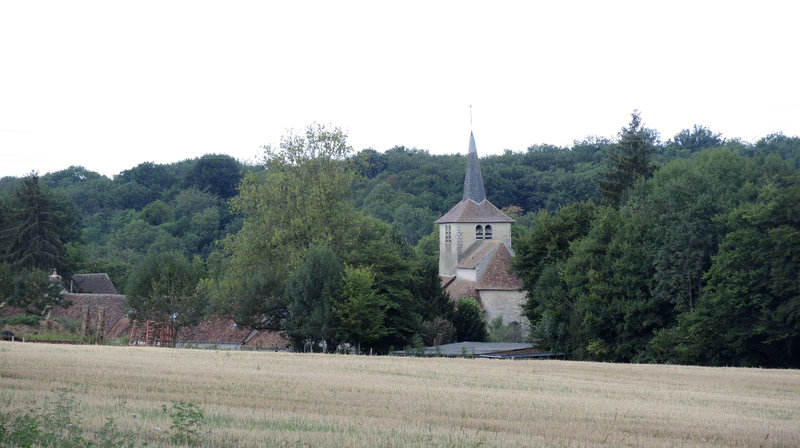 Champvoux, église et champ (58)