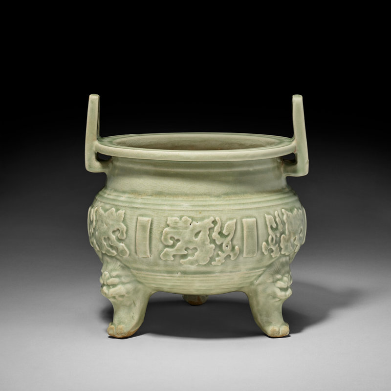 A rare and larged Yaozhou celadon tripod censer, Northern Song-Jin dynasty, 12th century