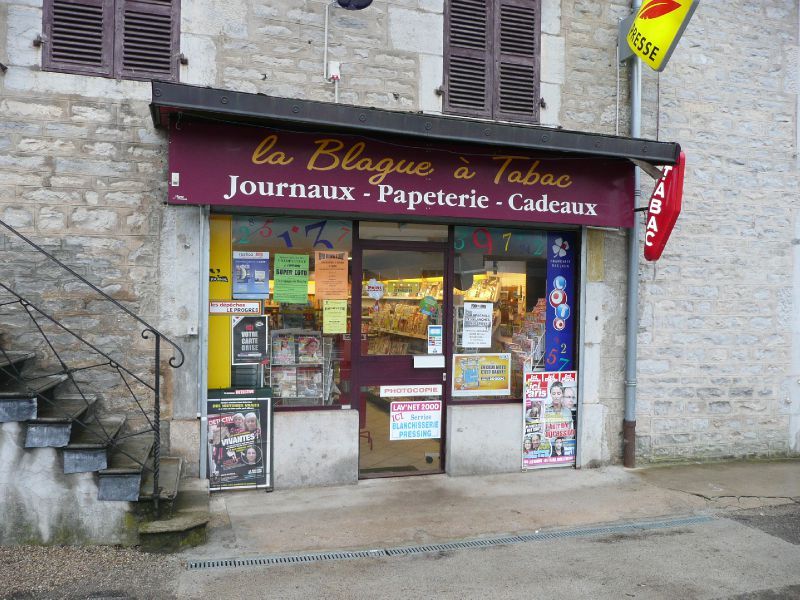 Le Bureau De Tabac : La blague à tabac andelot bureau de tabac humoour devanture