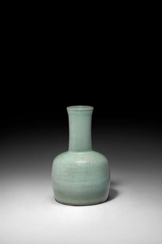 A very rare Longquan celadon Guan-type mallet vase, Southern Song-Yuan dynasty, 12th-13th century