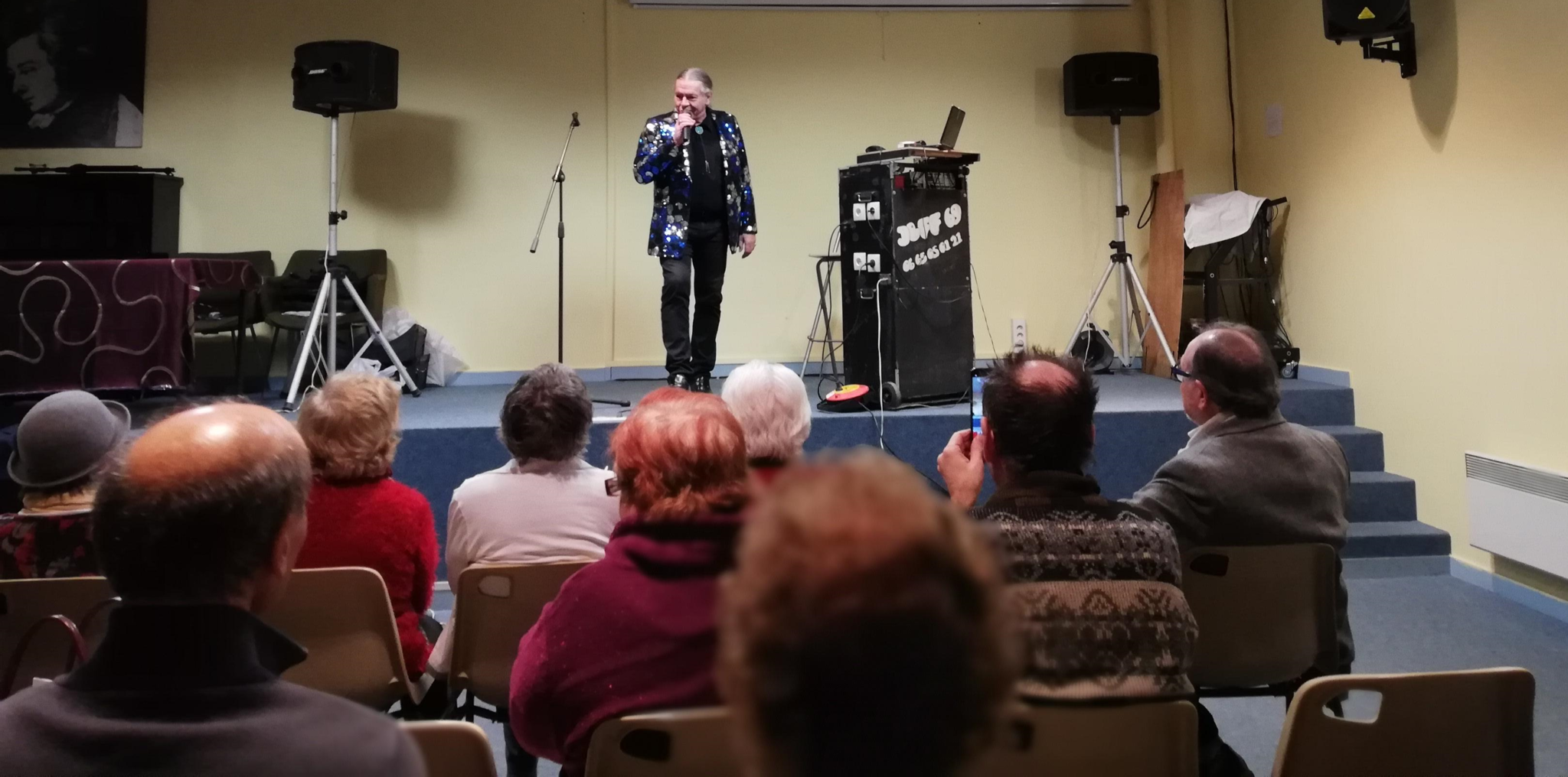 salon 10 fév 2