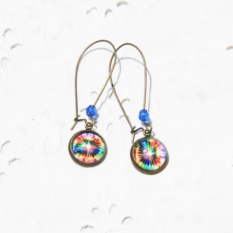 zoe 39 boucles d'oreilles longues pendantes dormeuses cabochon arc en ciel multicolore bijoux colorés par louise indigo (2)