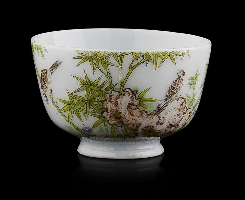 Fine famille rose tea cup, porcelain Yongzheng, decoration later