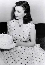 Ceil_Chapman-dress_polka_dots_white-style-vivien_leigh