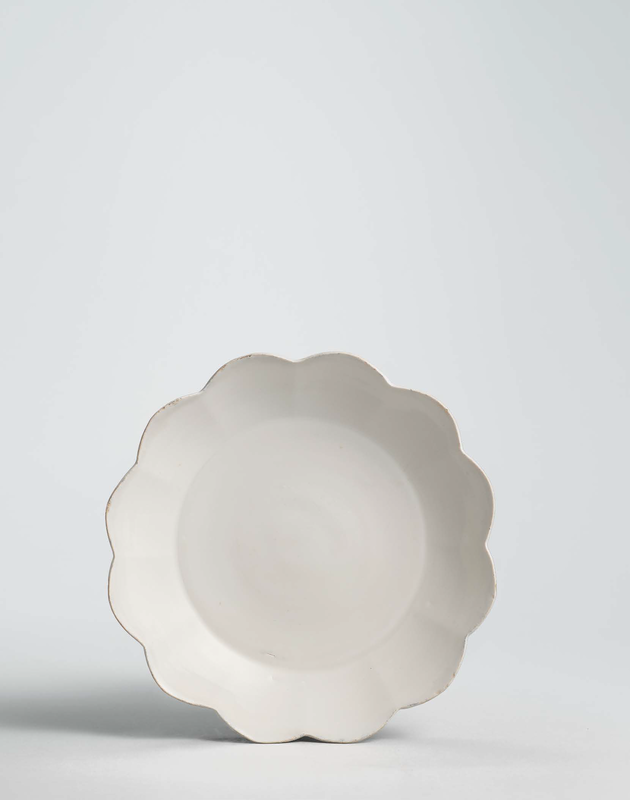 A rare Ding chrysanthemum-formd washer, Northern Song dynasty (960-1127)