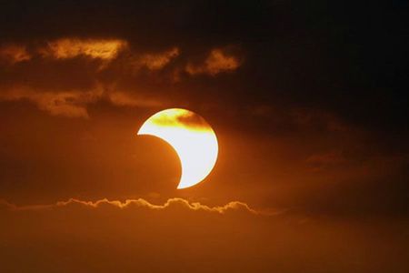 Eclipse-solar-desde-Tierra