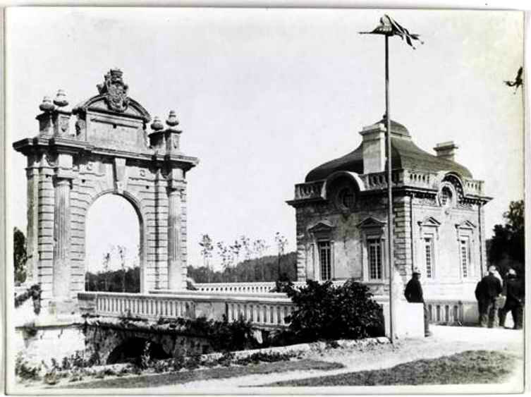 Porte monumentale Pavillon Morgan