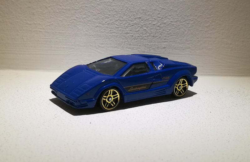 Lamborghini Countach (Hotwheels) (3)