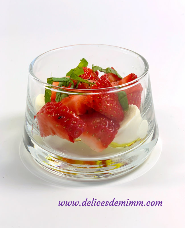 Petites verrines fraises-mozzarella 5