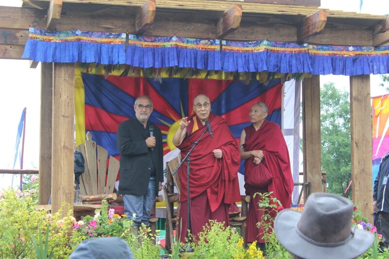 Dalaï-Lama Glastonbury festival 2015 Sacred Space King's Meadow Field speech