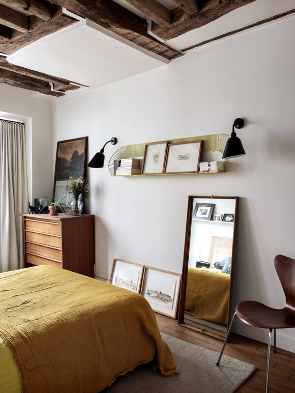 camille-hermand-bedroom-le-marais-paris-hervier-goluza-photo-13-1466x1955