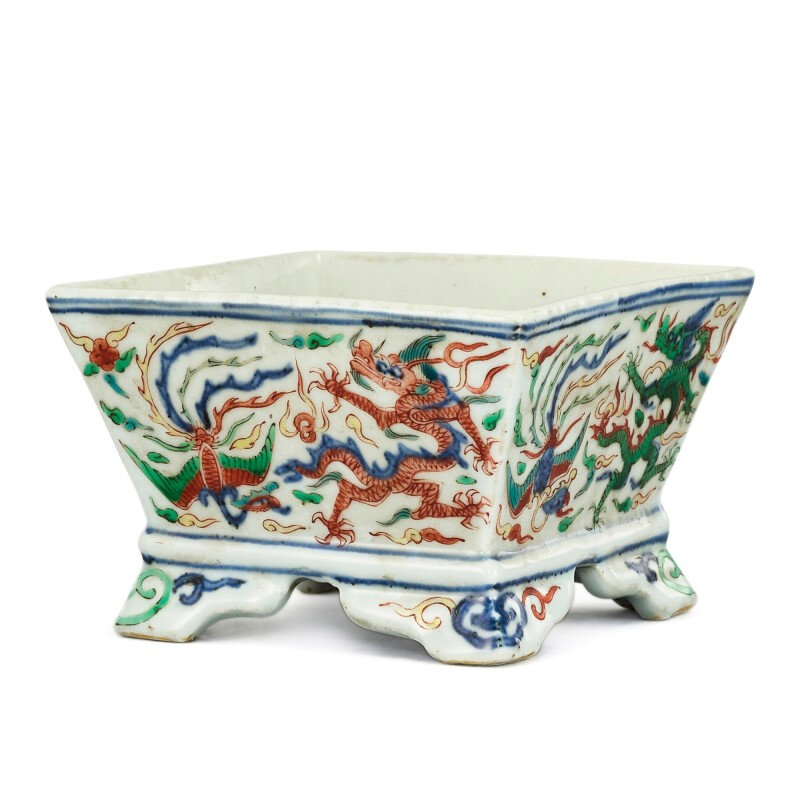 A wucai ‘dragon and phoenix’ squre incense burner, Mark and period of Jiajing (1522-1566)