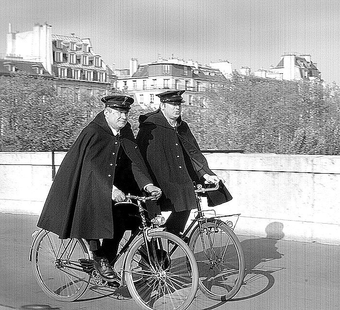 police-velo-hirondelles-patrouille