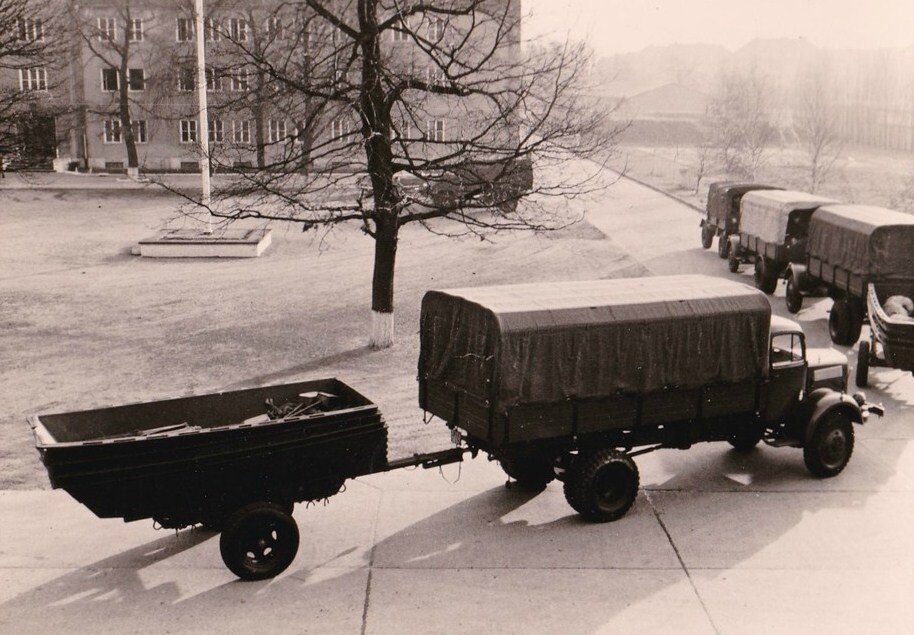 1964 Manoeuvres Grunewald 11-1964-008 46° R