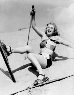 1947-02_03-Fox_publicity-sitting02-bikini_bicolor-ski-017-2