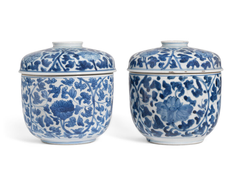 2020_CKS_18177_0033_000(a_pair_of_blue_and_white_cylindrical_boxes_and_covers_kangxi_period)