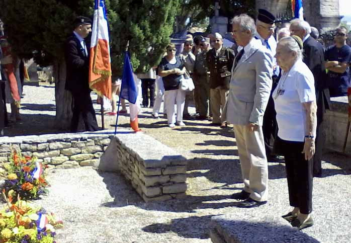 Cérémonie du carré des Fusillés à Gordes, 2014