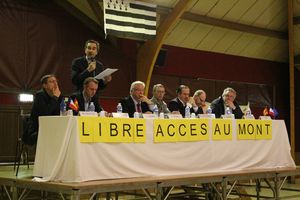 Mont-Saint-Michel Pontorson réunion opposant avenant VEOLIA 2013 public Gille Gohier
