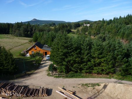 2009_09_07_Le_Lizieux_au_loin_vu_depuis_le_haut_d_une_grue___La_C_te_Chaude