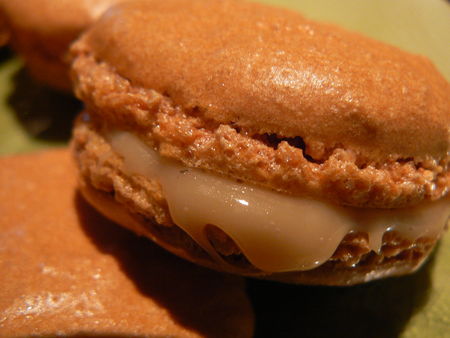 macaron_caramel_beurre_sale__3_