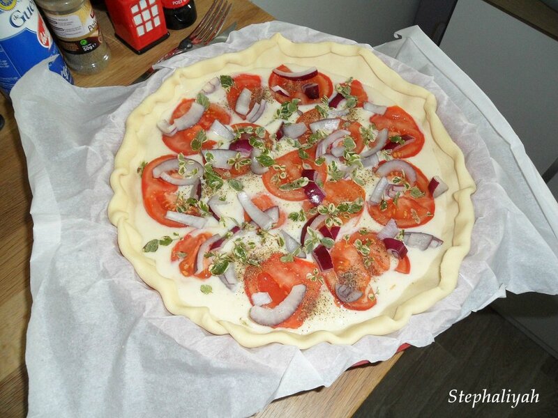 Tarte tomates oignons rouges béchamel -- 29 septembre 2015