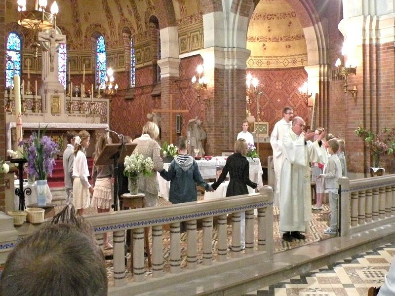 2013-06-02-entrées en eucharistie-LE DOULIEU (6)