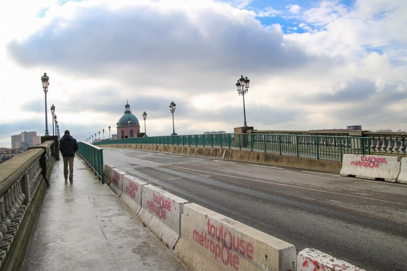 Piéton pont Saint-Pierre