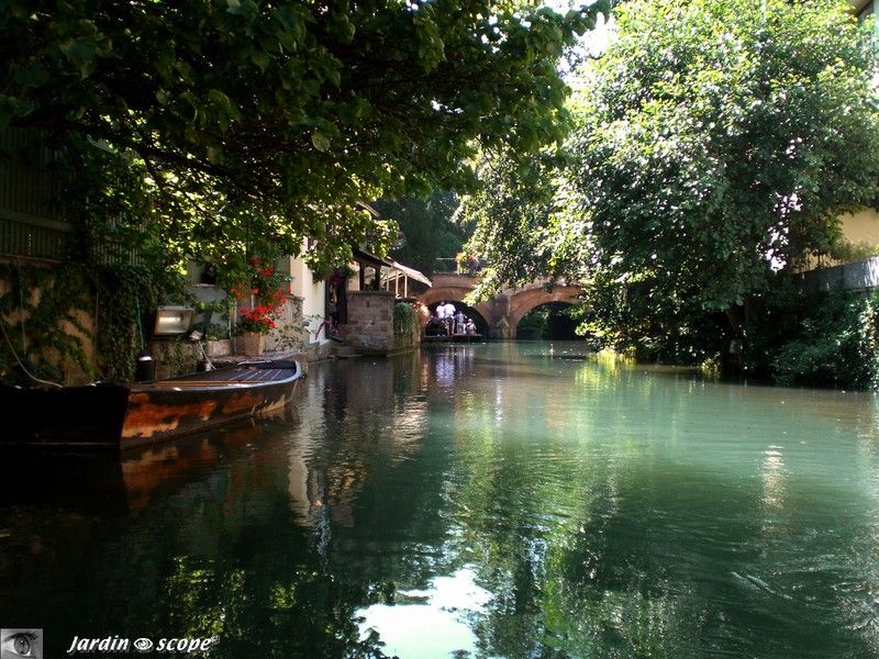 Au fil de l'eau en barque sur La Lauch…
