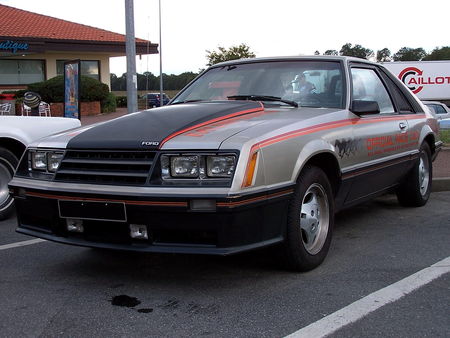 79_FORD_Mustang_Indy_500_Pace_Car_Hatchback_Coupe__1_