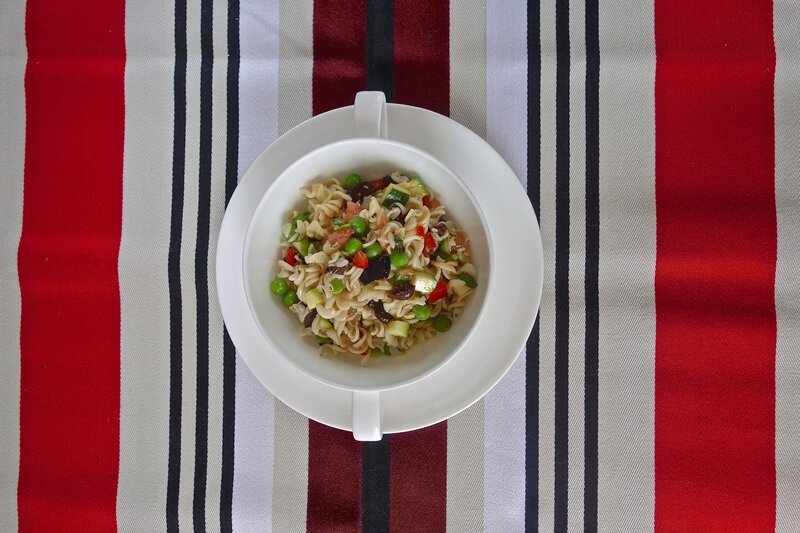 salade de légumes d'été aux pâtes