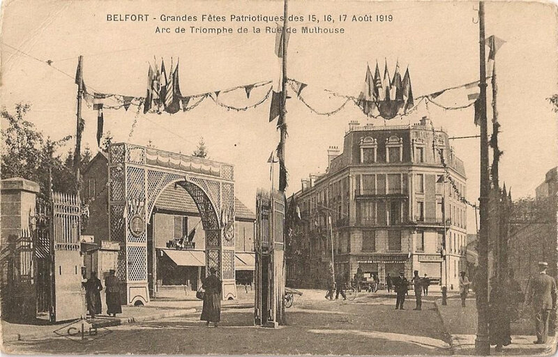 1919 08 15 Belfort CPA Fêtes patriotiques Rue Mulhouse Arc Tiomphe