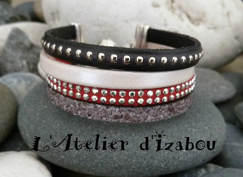 P1160296 Bracelet saint valentin rouge passion, daim strass rouge, cuir texturé gris, cuir satiné blanc, cuir bille noir