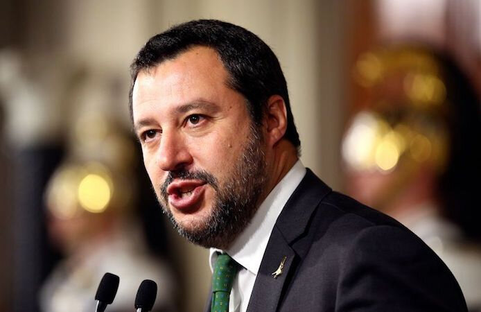 Migrants: l'Italie va séquestrer deux navires d'une ONG allemande Salvini 3