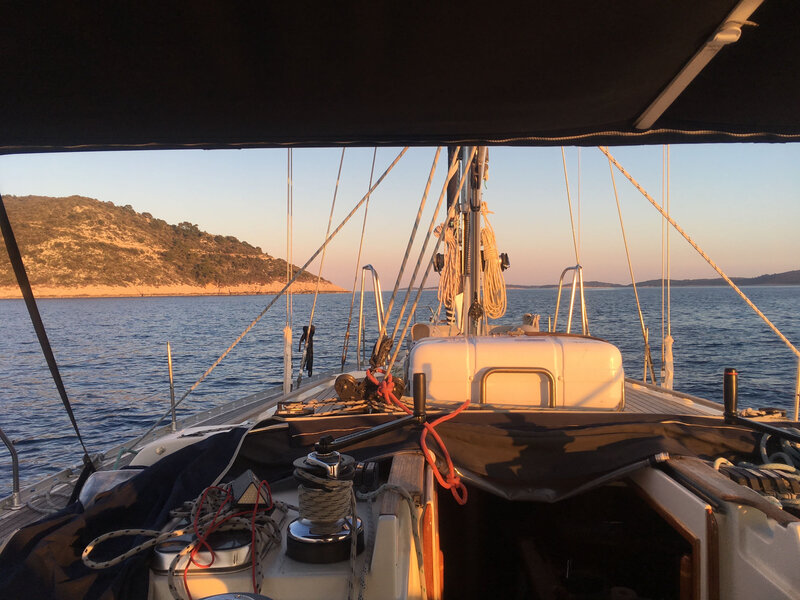 Entre Hvar à gauche et Sv Klement à droite, le Pakleni Kanal vendredi 20 mars 2020