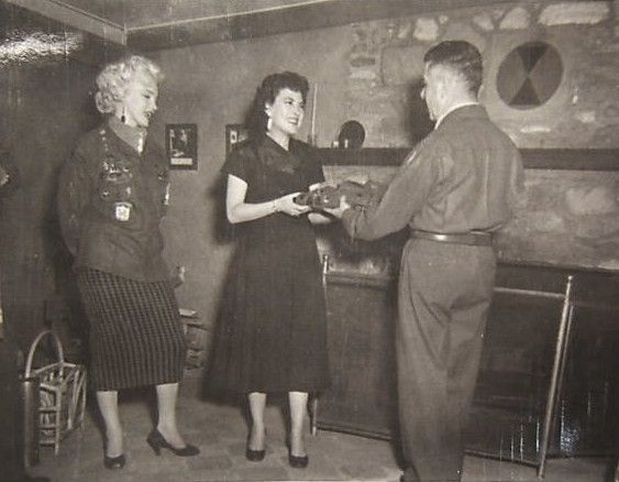 1954-02-16-5_after_perform_7th_infantery_division-5-with_jean-3