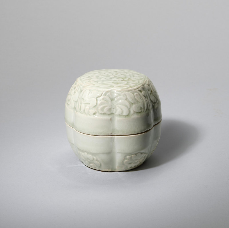 A rare carved Qingbai lobed 'floral' box and cover, Song Dynasty