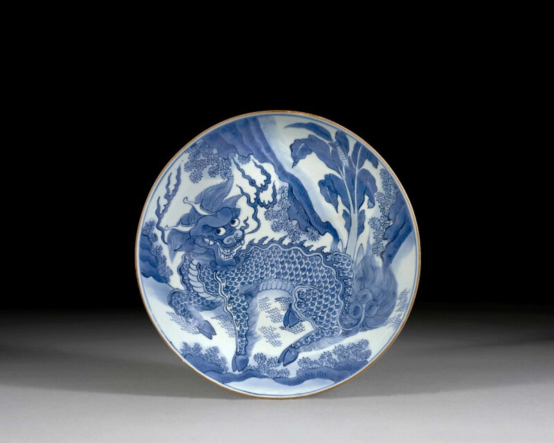 A blue and white porcelain Qilin charger, Qing dynasty, early Kangxi period (1662-1722)