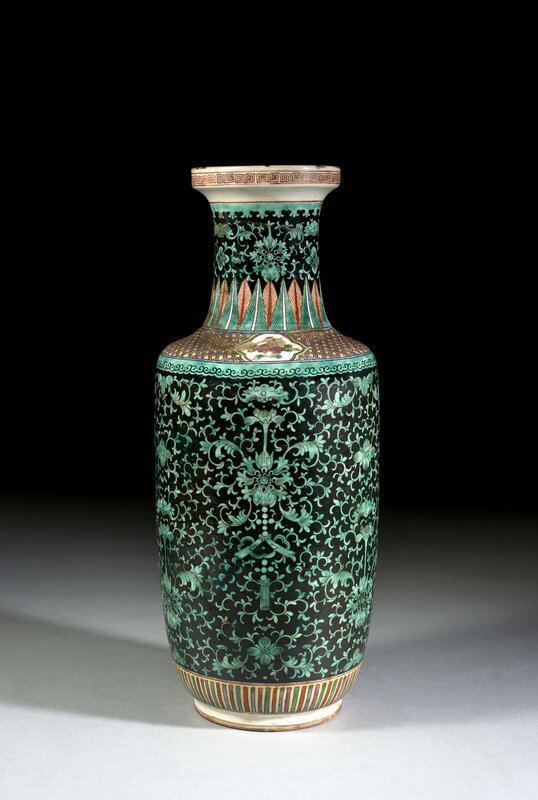 A black ground famille verte porcelain rouleau vase, Qing dynasty, 19th century