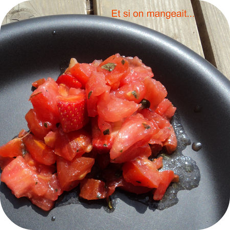 Salade rouge recettes entrees Salade de chèvre et fraises en touche dagrumes