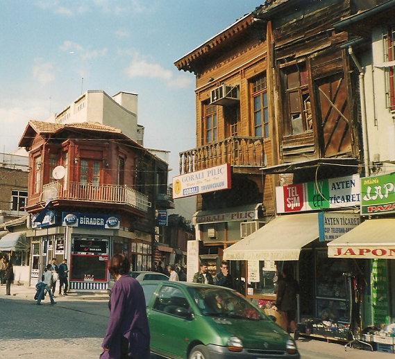 Edirne - Maisons en bois - dommage qu'elles ne soient pas entretenues
