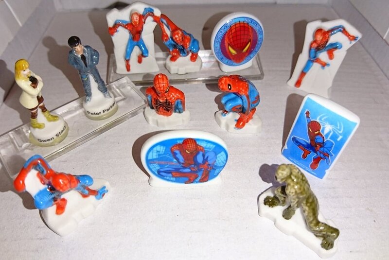 collection collector- 12 fèves en porcelaine brillante - the amazing spider man + 2 fèves hors série