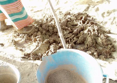 mélange argile fraîche et terre cuite KALABOUGOU Mali