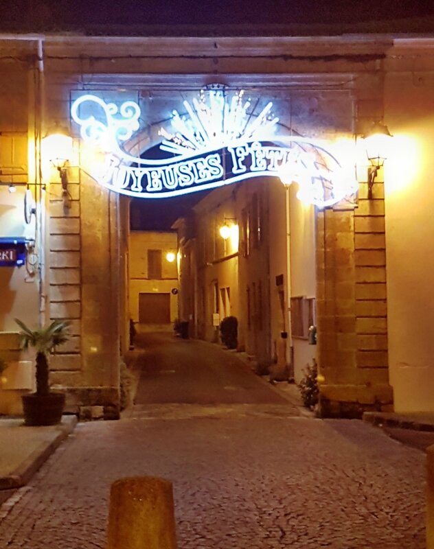 Porte Caudrot illuminée 19 décembre (2)